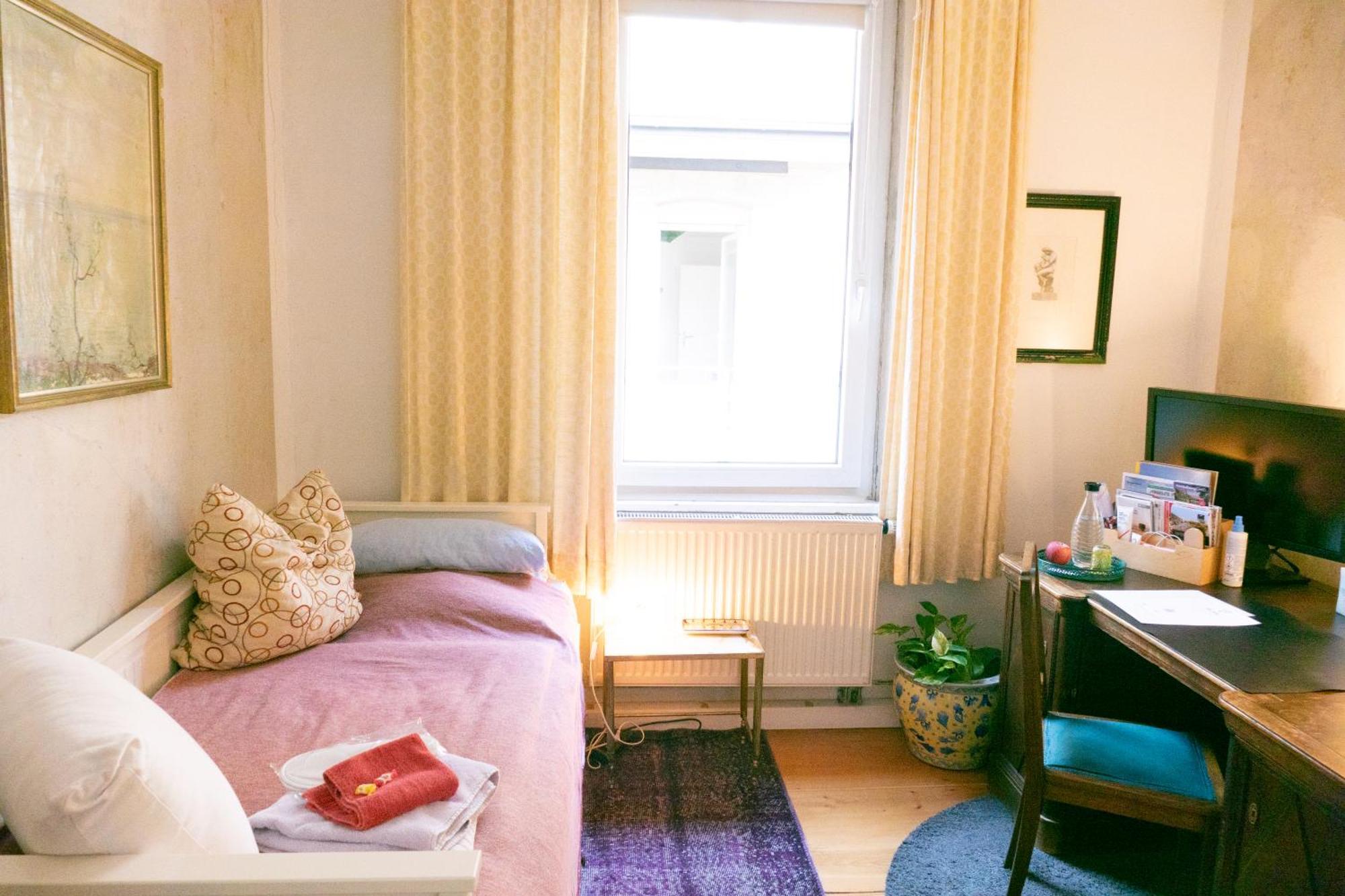 Zimmer In Kuenstlerwohnung Stuttgart Exterior photo
